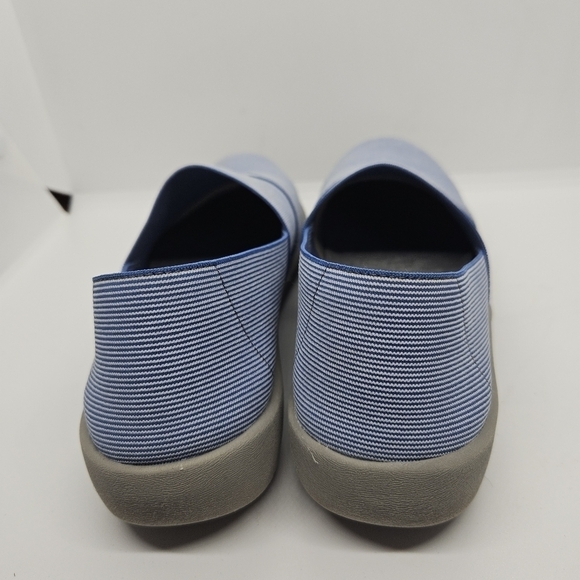 Clarks Cloud Steppers blue and white stretchy slip on shoes 7.5M - Picture 4 of 11